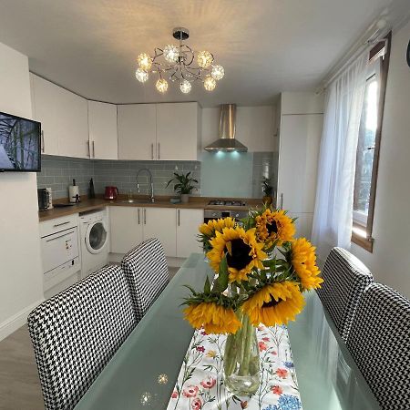 Central Comfy 2 Familyroom Apart EDI Eksteriør bilde